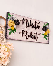 Load image into Gallery viewer, Couple and family wooden name plate with felt flowers
